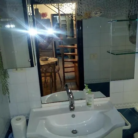 Holiday home La Casetta Al Mare Borromeo *